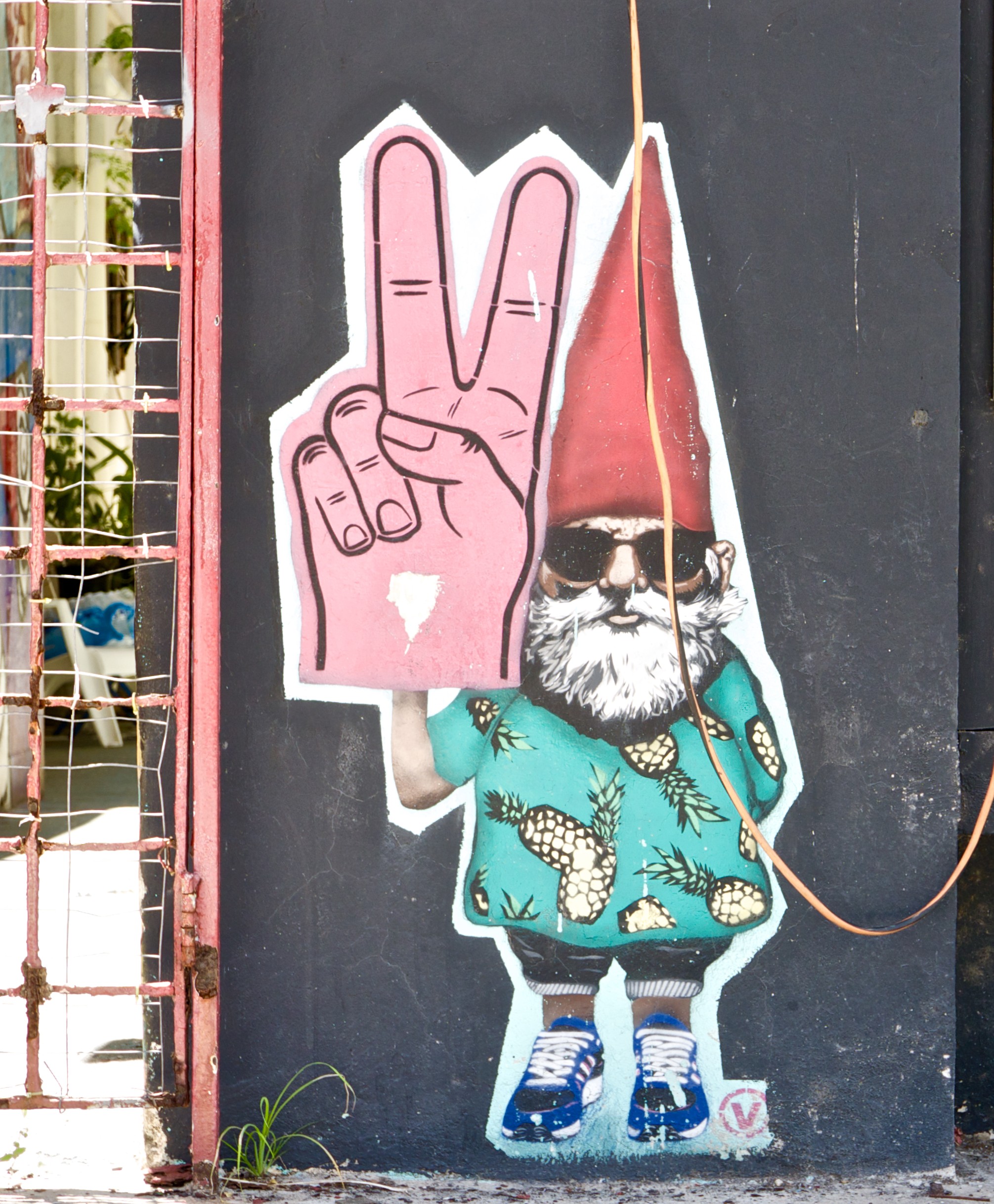Santurce street art peace gnome